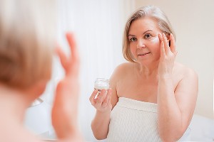 10+1 produse naturale pentru o piele mereu tânără