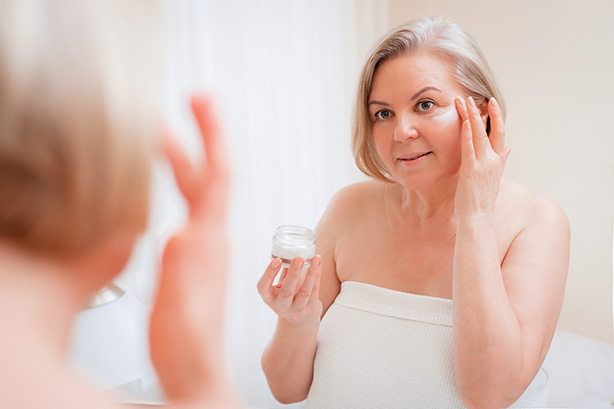 10+1 produse naturale pentru o piele mereu tânără