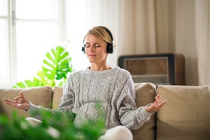 Cum să ne păstrăm sănătatea mintală în momentele mai puțin plăcute din viața noastră?