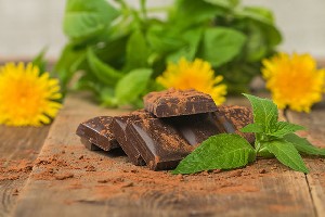 8 motive care atestă faptul că ciocolata neagră este sănătoasă