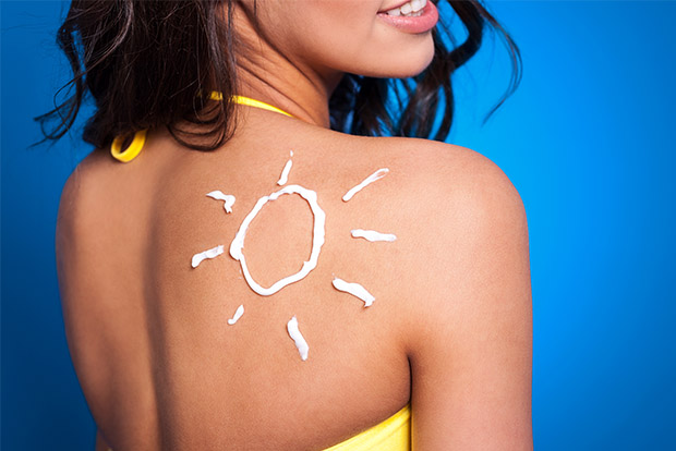 Sfaturi pentru protejarea pielii de razele solare