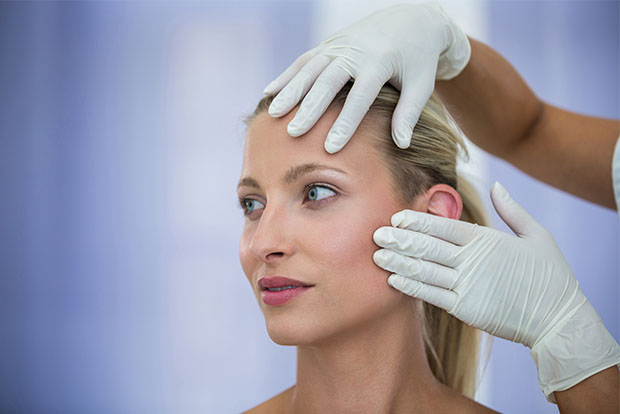 Rutina de succes recomandată de dermatologi pentru îngrijirea pielii pe timp de vară