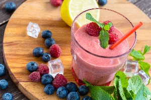 5 idei de smoothie de luat cu tine la muncă
