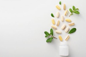 Suplimente Alimentare Esențiale pentru a Saluta Primăvara cu Vitalitate