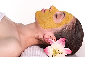Prepară o mască de față cu turmeric!