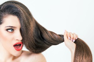 Stimulează creșterea părului cu aceste uleiuri miraculoase!