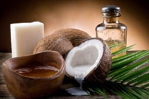 Cresterea parului: ulei de argan sau ulei de nuca de cocos, care este mai benefic?